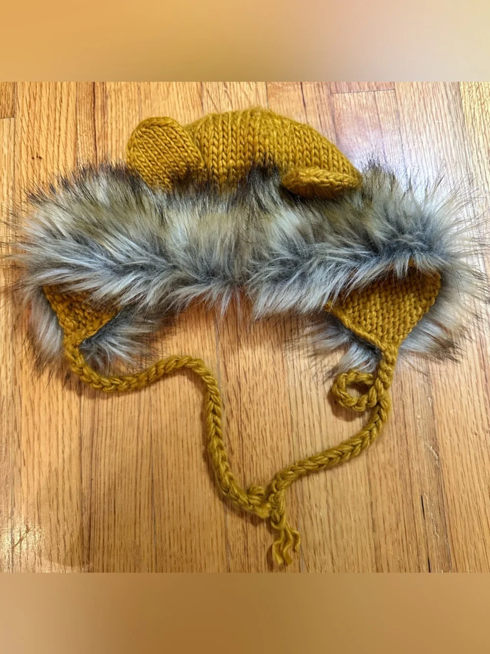 The blueberry Hill Lennon Lion Bonnet - Mustard Size M 2-10 years (j10)